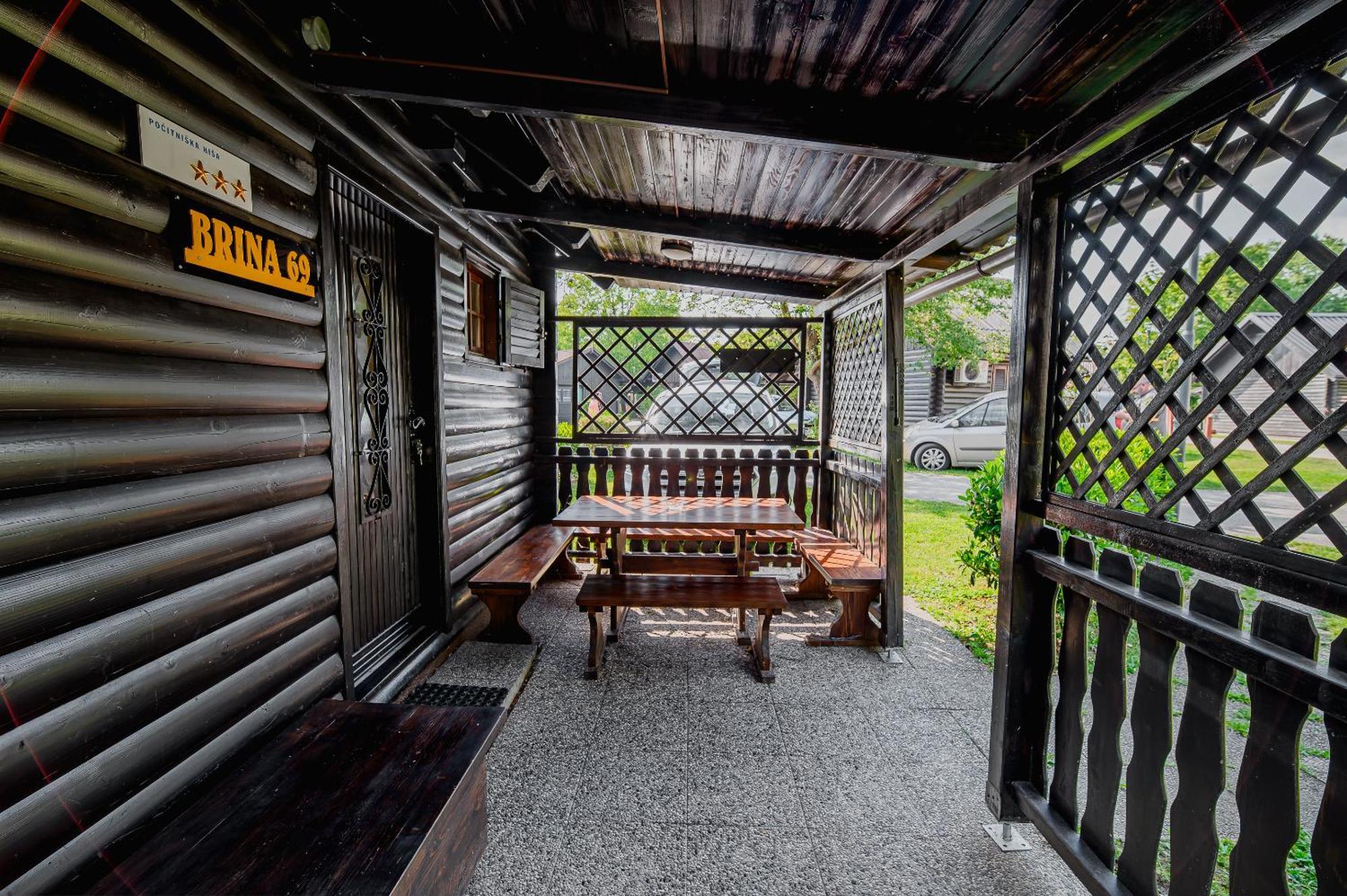 Vakantiehuis Brina 69 *